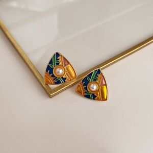 Vintage Antique Style Earrings With Silver Needle